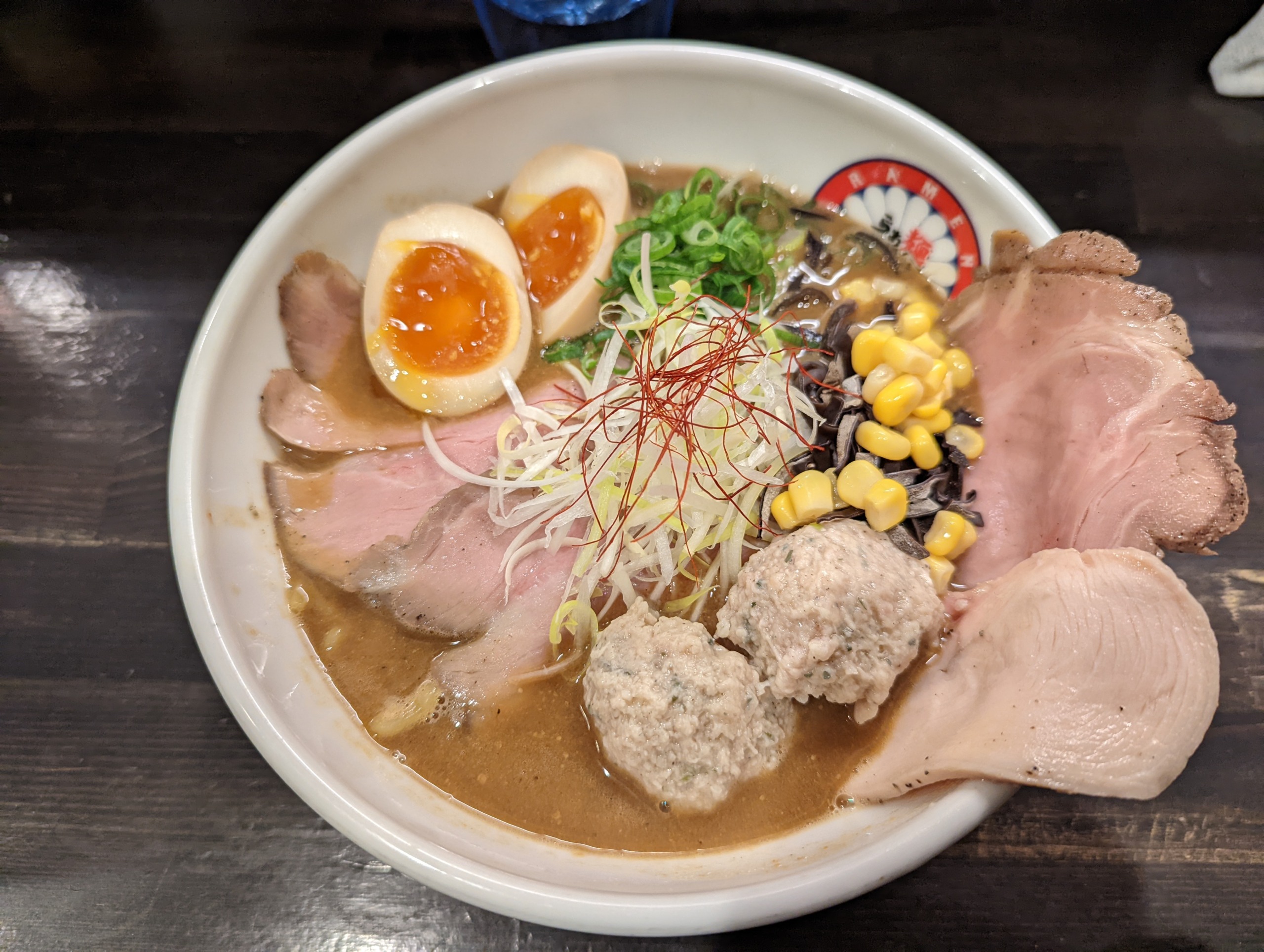 レトロな街並みに紛れる、どろっと・こってり・クリーミーな鶏豚骨味噌